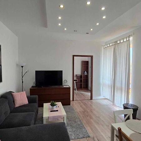 Aqua Apartman Tiszaújváros Eksteriør bilde