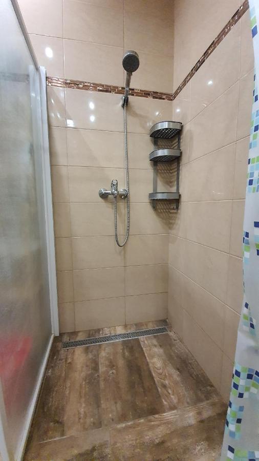 Aqua Apartman Tiszaújváros Eksteriør bilde