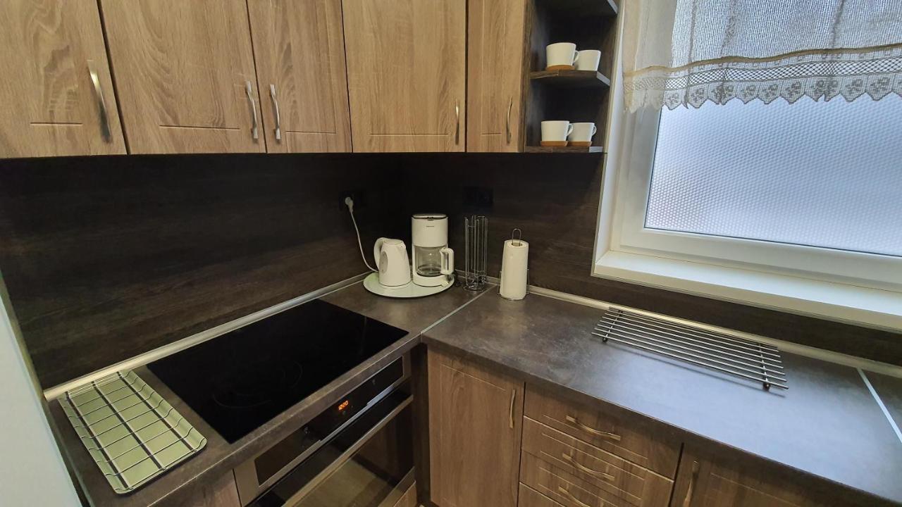 Aqua Apartman Tiszaújváros Eksteriør bilde