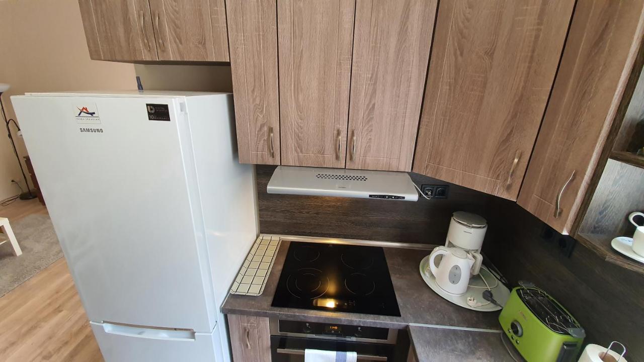 Aqua Apartman Tiszaújváros Eksteriør bilde